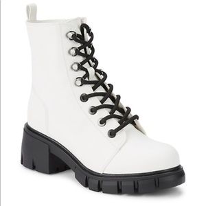 MIA white, lace up & zippered combat boots. 6.5